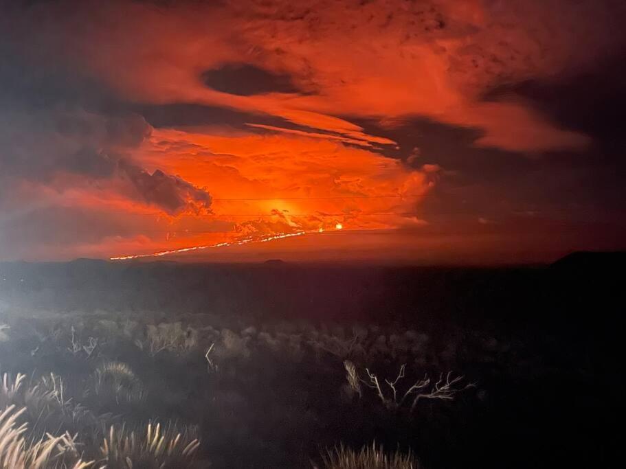 Hau'Oli Place Tiki Cottage In Volcano Exteriör bild