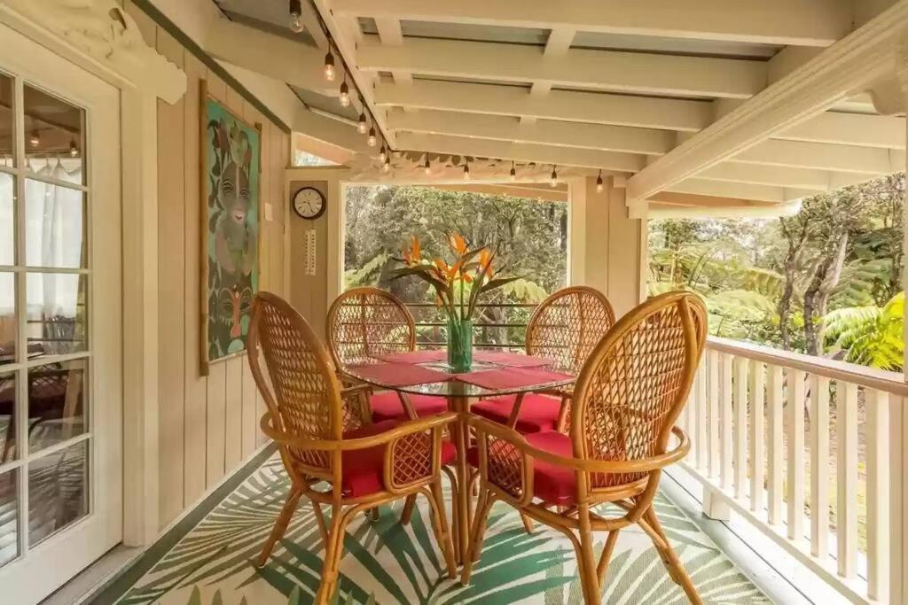 Hau'Oli Place Tiki Cottage In Volcano Exteriör bild