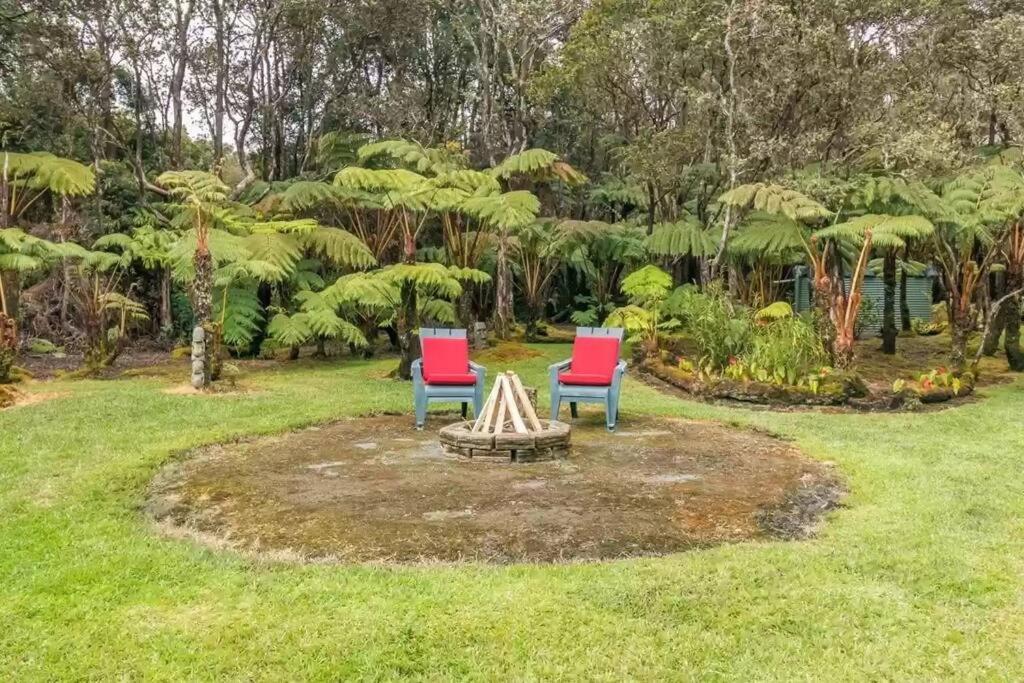Hau'Oli Place Tiki Cottage In Volcano Exteriör bild